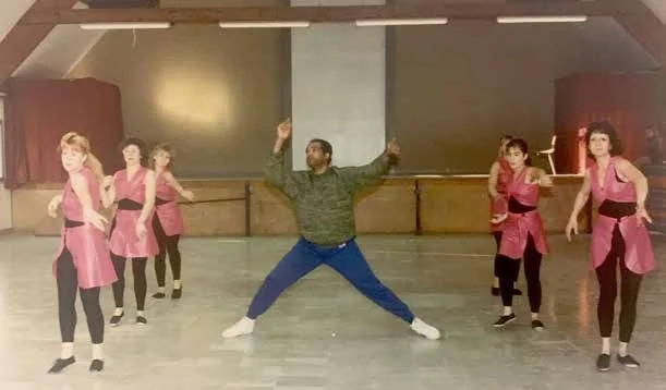 Georget Wilfried Lajoie donnant un cours de danse