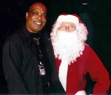 Georget Wilfried Lajoie aux côtés du Père Noël
