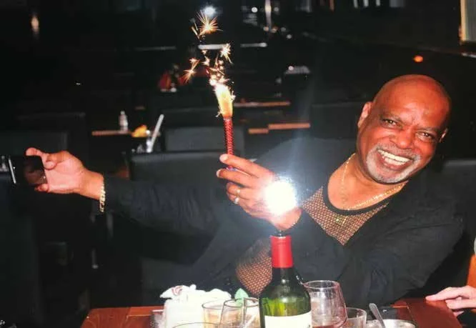 Georget Wilfried Lajoie souriant lors d’un bouquet final
